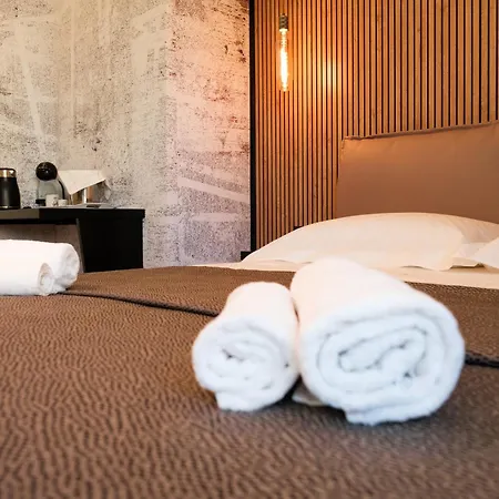 Mazzini House فندق مبيت وإفطار ساساري